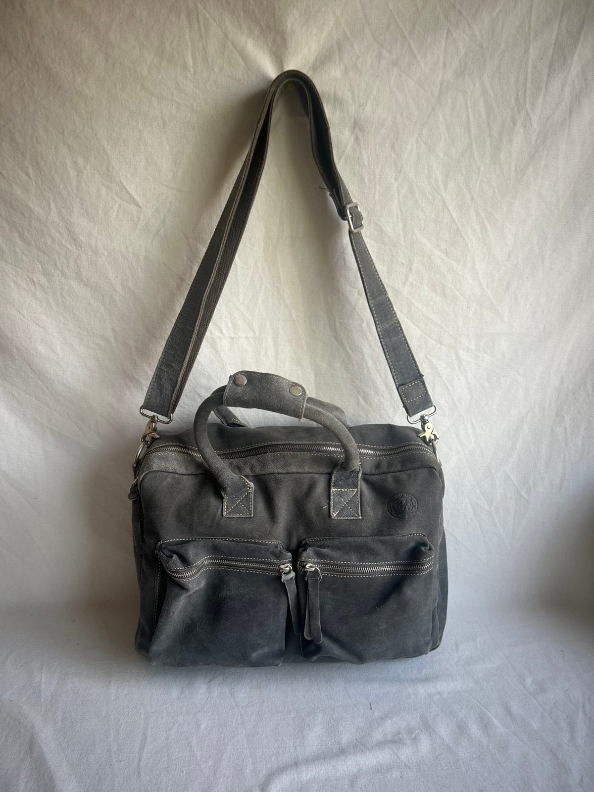 MicMac suede leren schoudertas ruim( gebruikt als luiertas), Overige merken, Gebruikt, Ophalen of Verzenden, Grijs