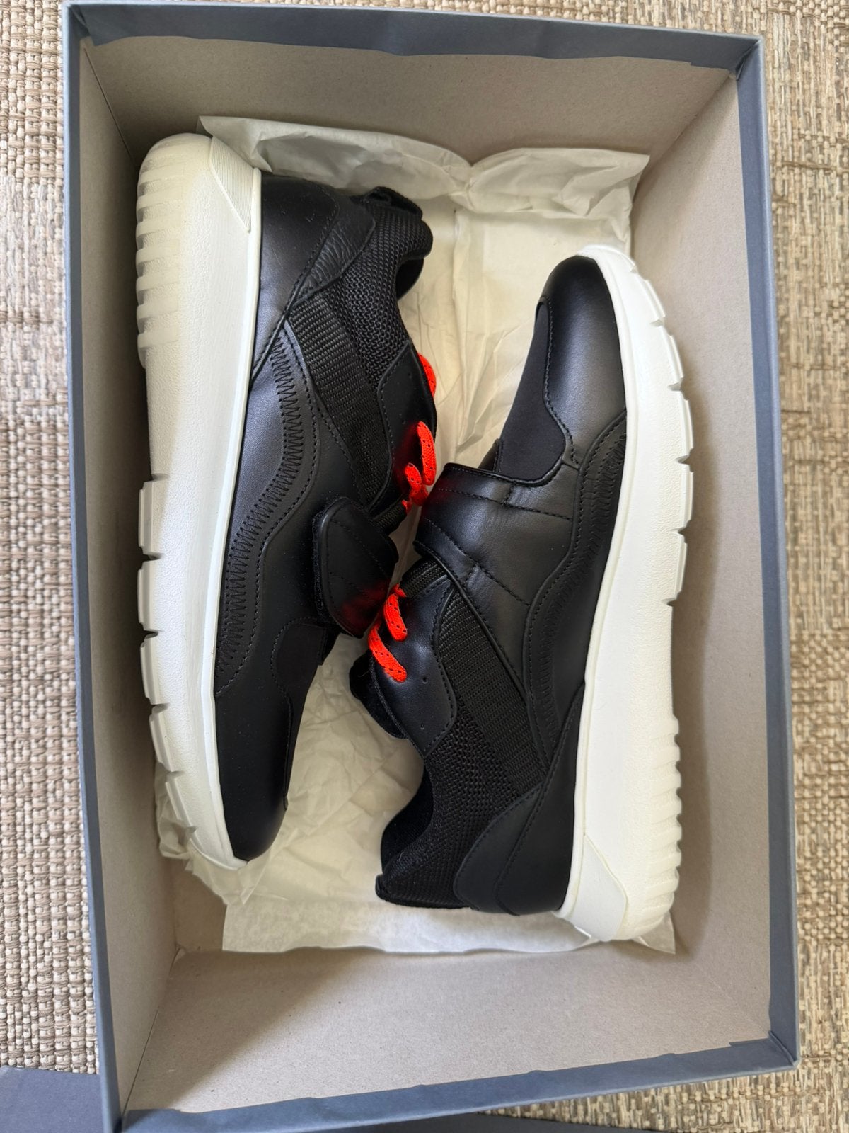 Hogan sneaker nieuw 38, Ophalen of Verzenden, Nieuw, Sneakers of Gympen