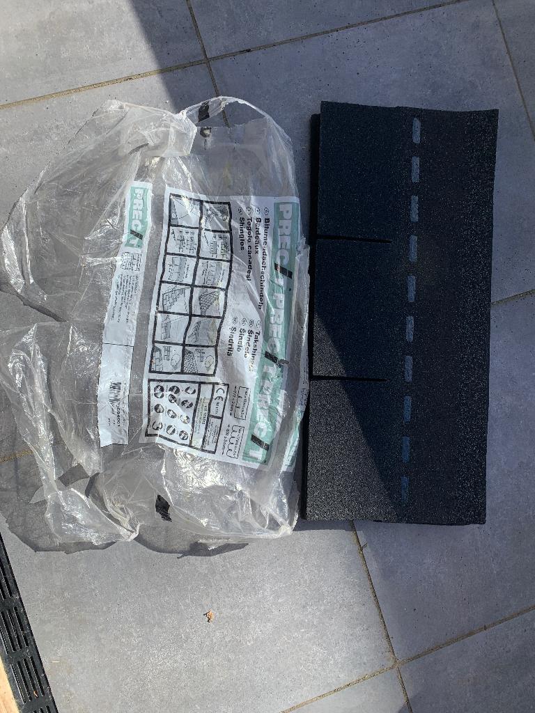 Dak shingles 18 stuks, Doe-het-zelf en Verbouw, Dakpannen en Dakbedekking, Ophalen, Overige materialen, Zwart, Overige typen
