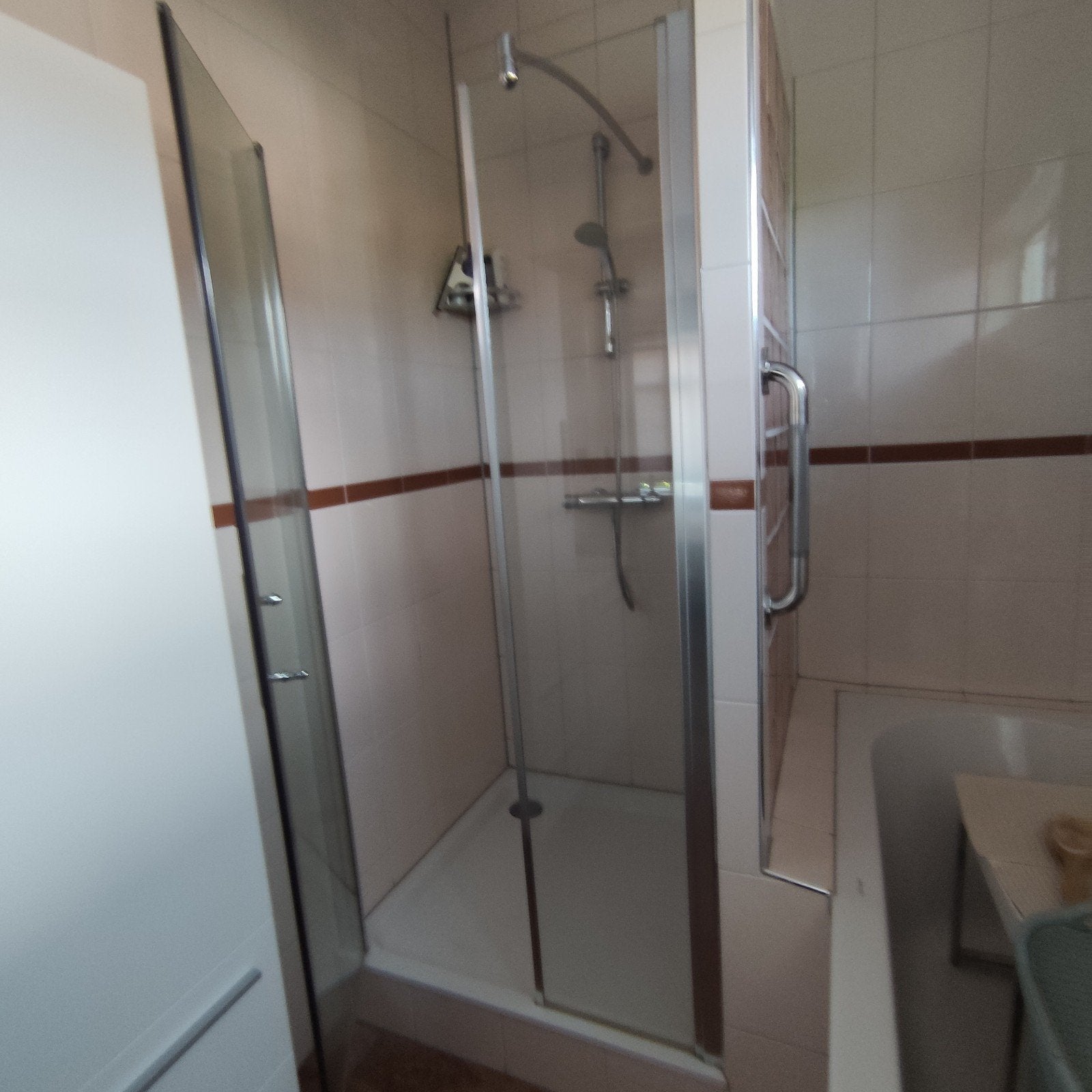 Douche deur, Ophalen