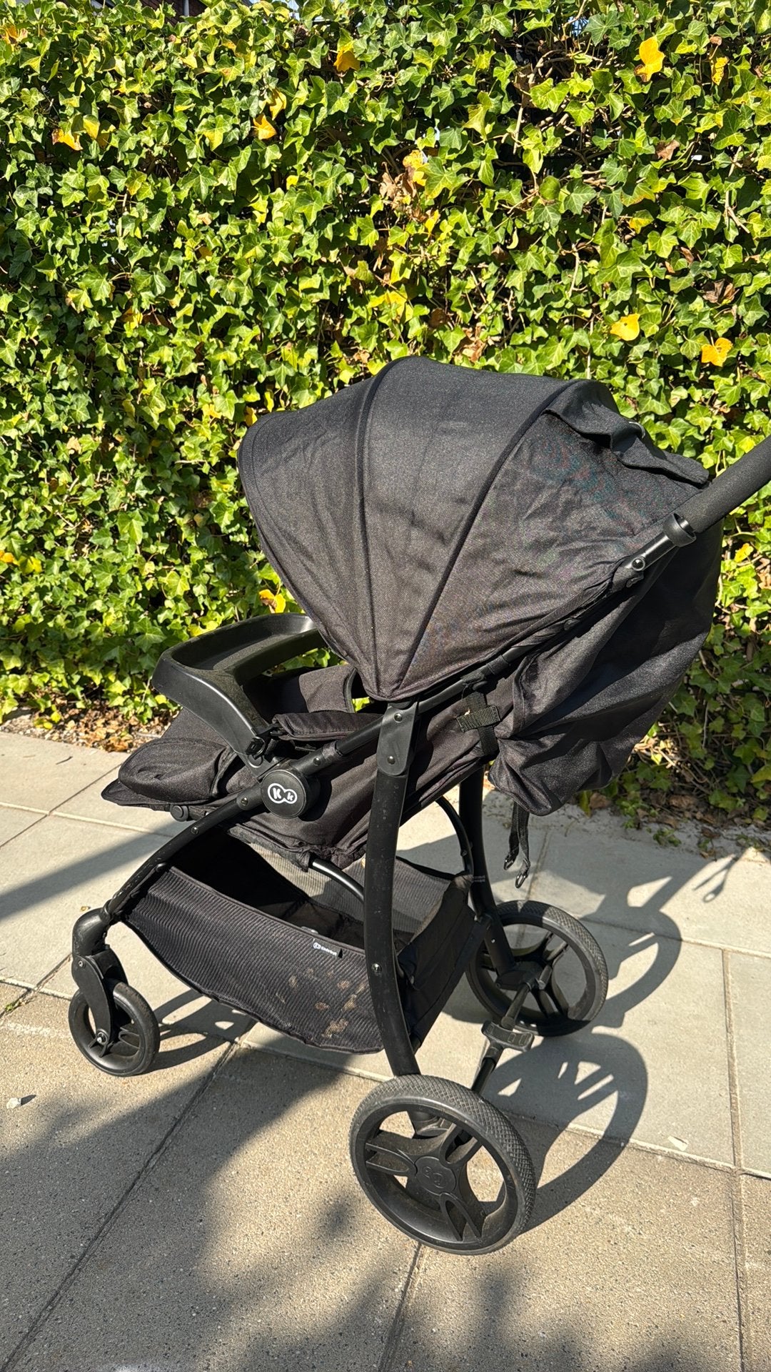 Kinderkraft zwarte buggy, Ophalen