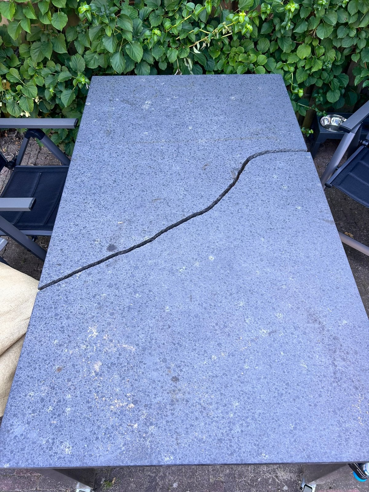 Natuursteen tuintafelblad (met scheur ), Ophalen, Zo goed als nieuw, Rechthoekig