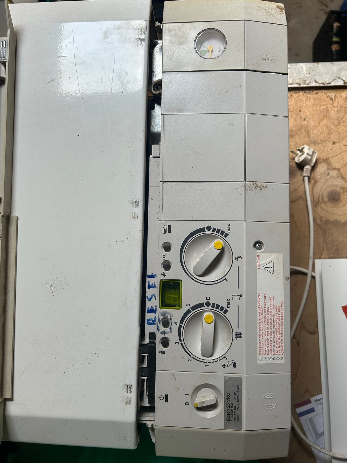 Bosch 23 VRC CV-ketel - Gebruikt, Doe-het-zelf en Verbouw, Verwarming en Radiatoren, Ophalen, Gebruikt, Cv-ketel of Combi-ketel