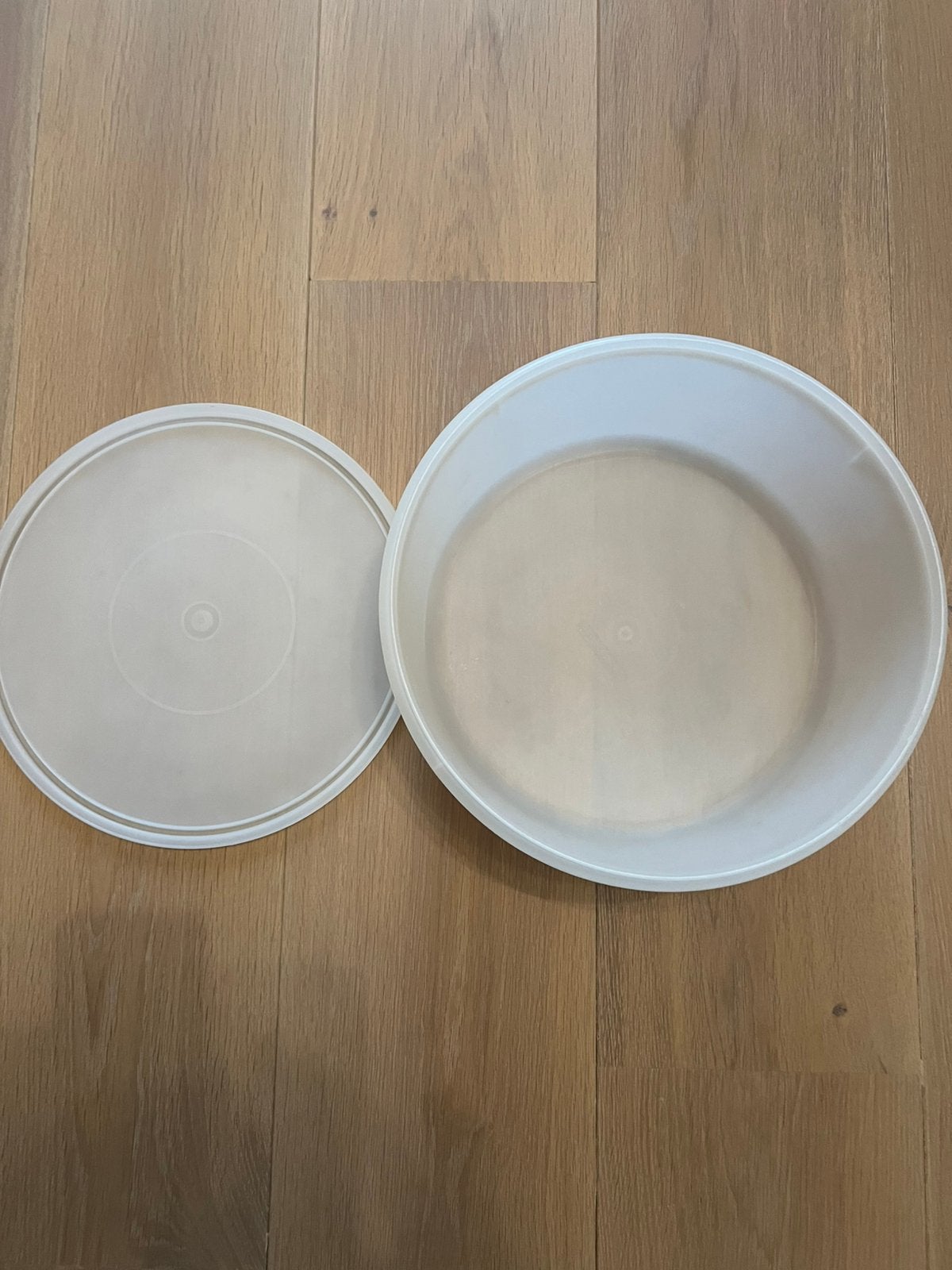 Grote Tupperware bak, Ophalen, Zo goed als nieuw, Schaal