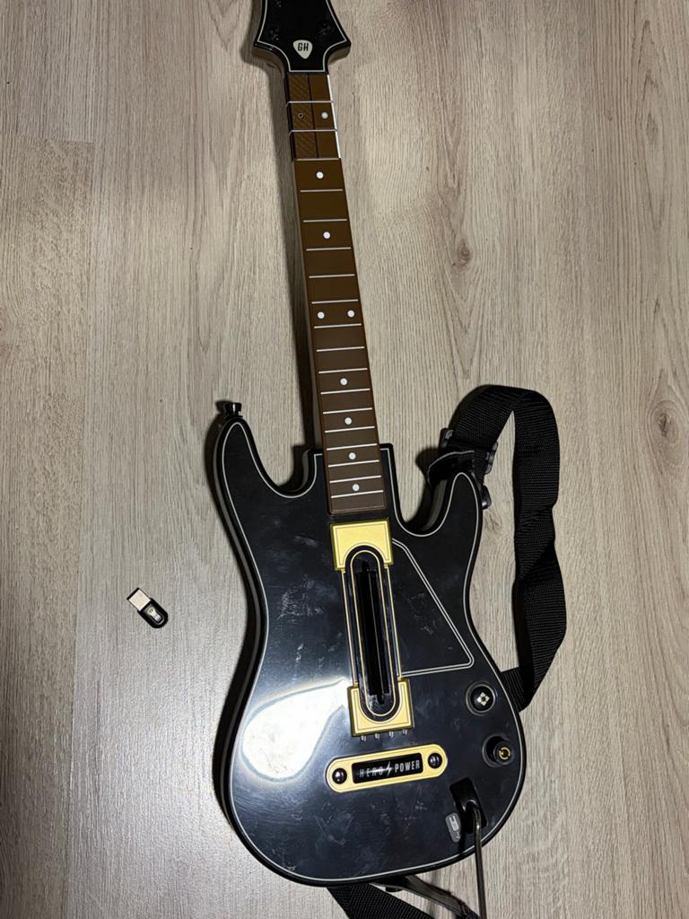 Guitar Hero Live gitaar met USB-dongle, Ophalen, Overige merken, Gebruikt