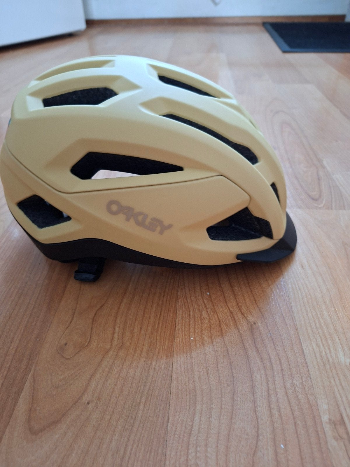 Oakley Fietshelm - Maat L (58-61 cm) - Zo goed als nieuw, Ophalen, Zo goed als nieuw, Oakley, L