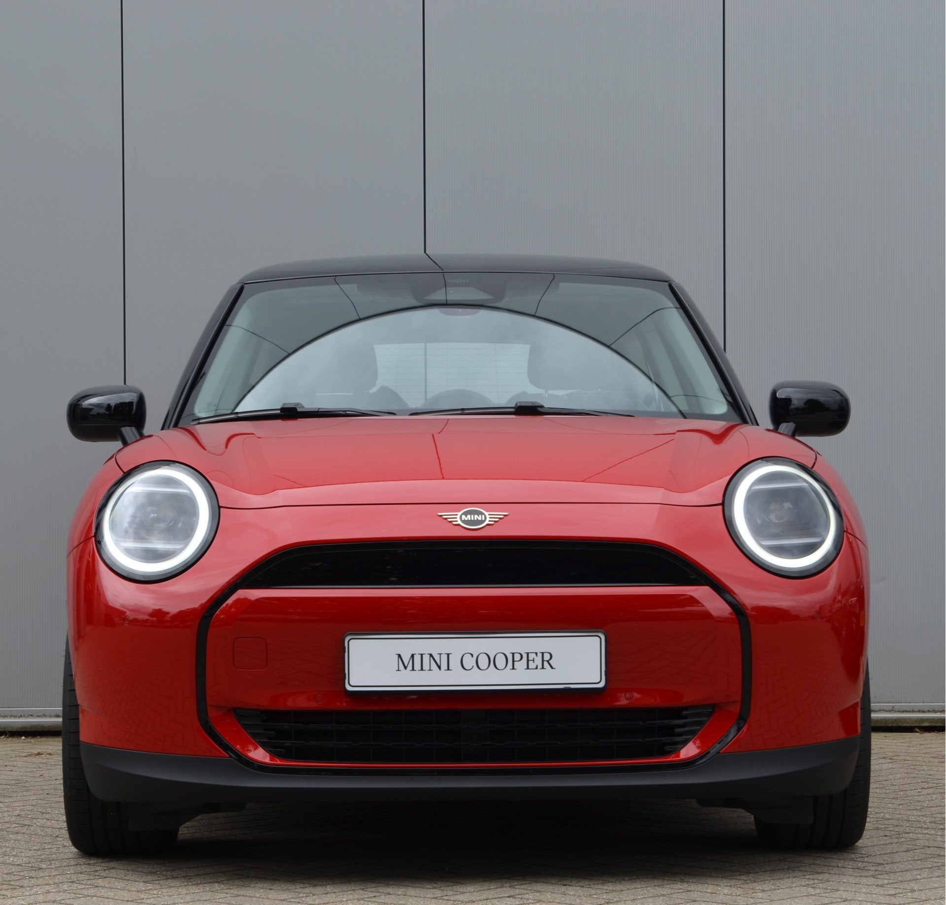 MINI Hatchback Cooper E / Classic / Pakket S / 17 inch Paral, Dealer onderhouden, Met garantie (alle), 4 stoelen, Nieuw