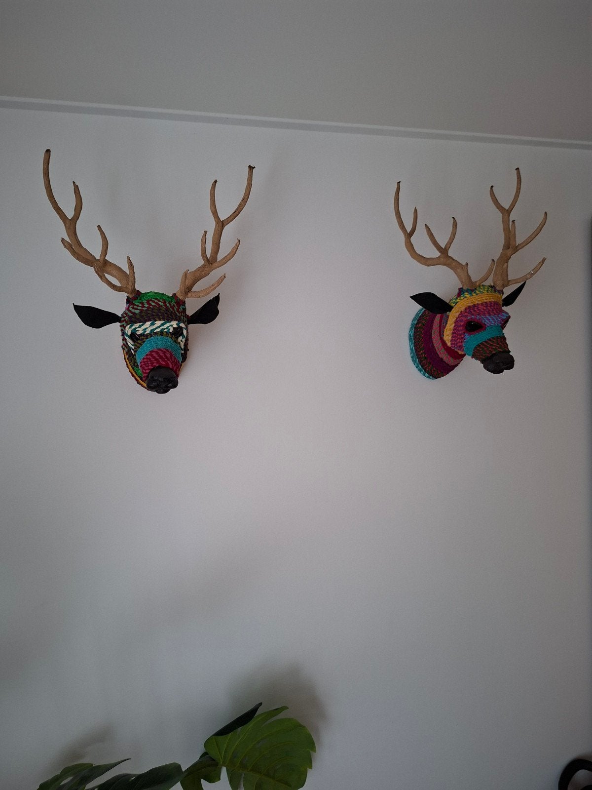 hertenkoppen 50 cm hoog en 35 cm breed., Ophalen, Overige kleuren, Overige materialen