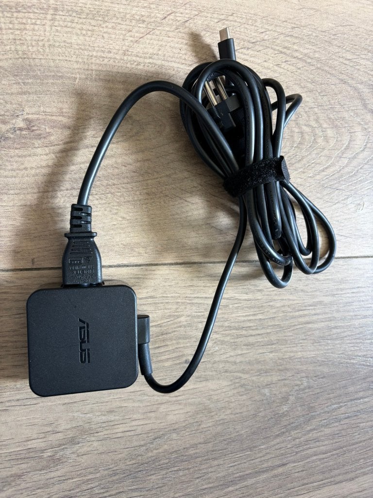 ASUS originele USB-C laptopoplader 45W ADP-45XE B, Computers en Software, Laptop-opladers, Zo goed als nieuw, Ophalen of Verzenden