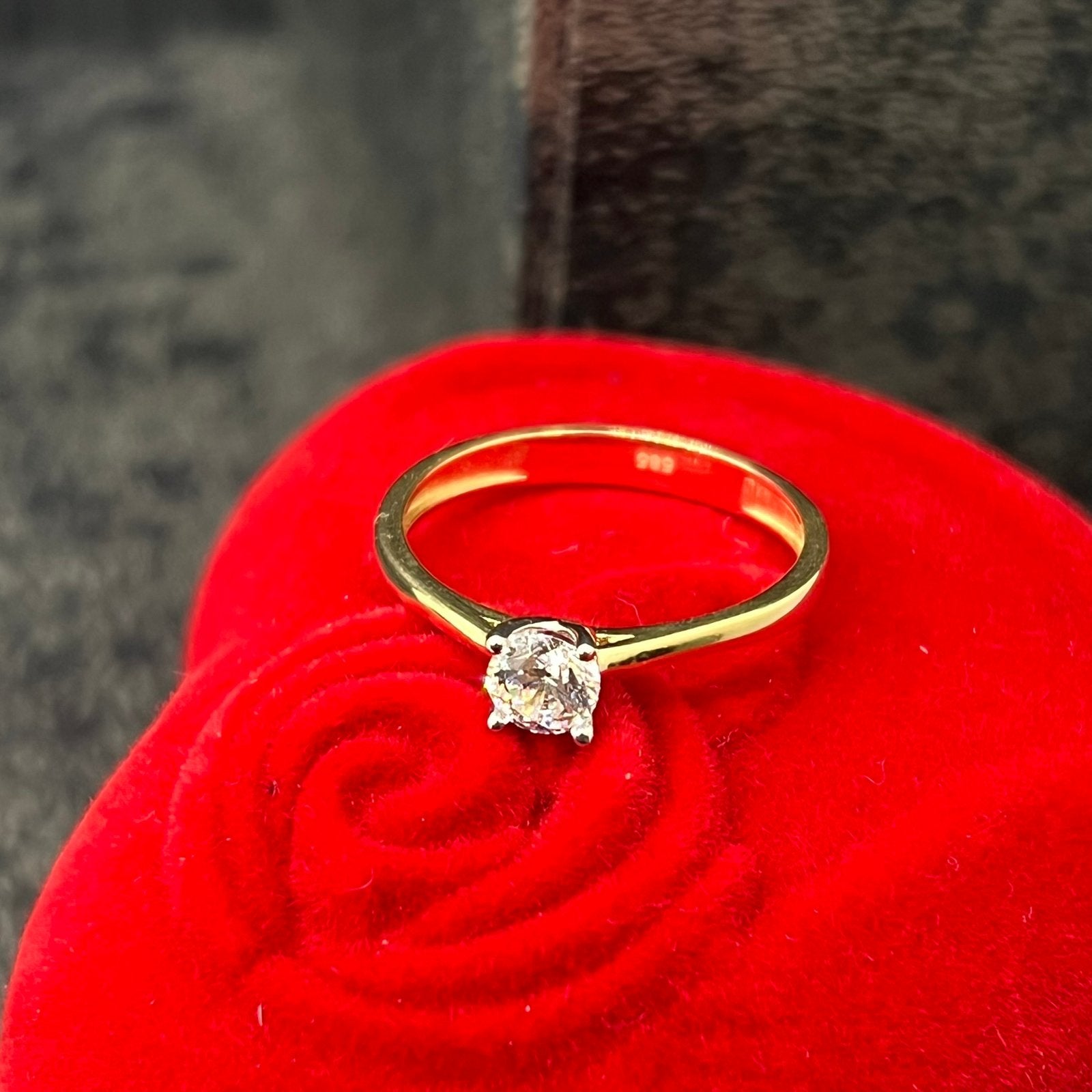 14 karaat gouden ring dames solitaire, Ophalen of Verzenden, Zo goed als nieuw, Goud, Dame