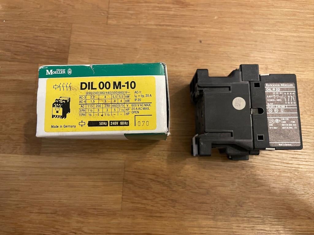 Klöckner-Moeller DIL R22 relais, Hobby en Vrije tijd, Elektronica-componenten, Ophalen of Verzenden, Gebruikt