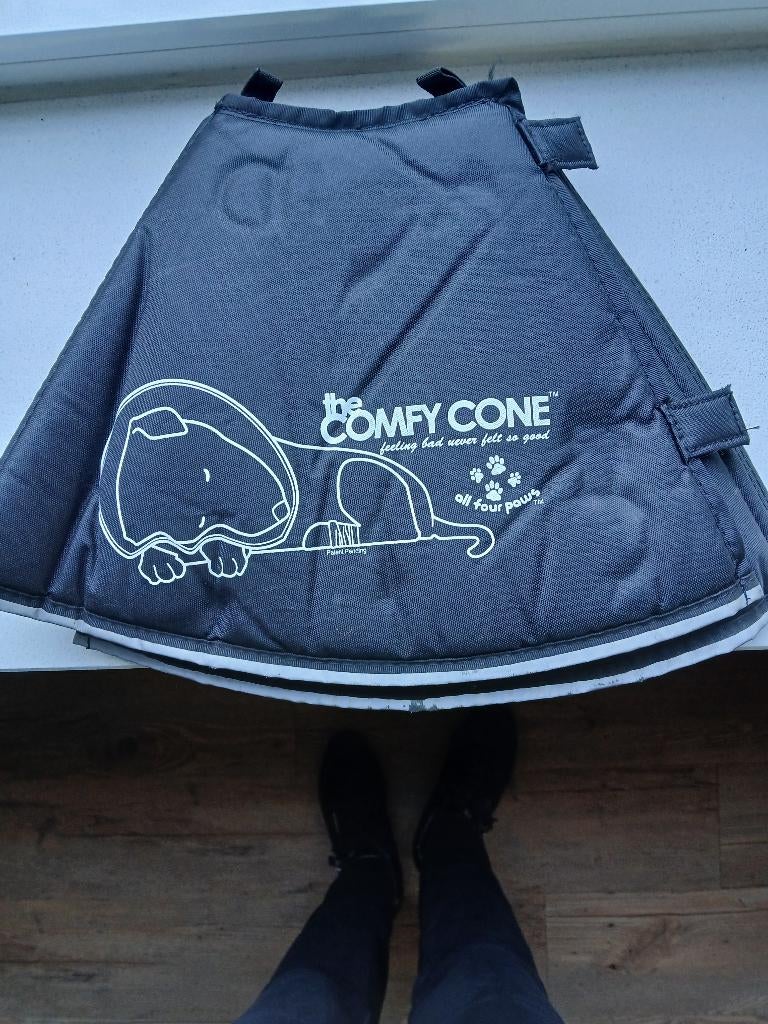 Kraag (the Comfy Cone) voor hond of kat te koop, Dieren en Toebehoren, Ophalen of Verzenden, Zo goed als nieuw