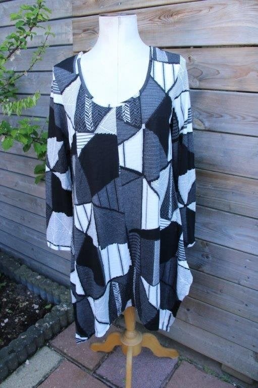 Tuniek zwart/ Offwhite Twister mt 1 (42/44) Nieuw Vaste prij, Zwart, Maat 42/44 (L), Nieuw, Ophalen of Verzenden