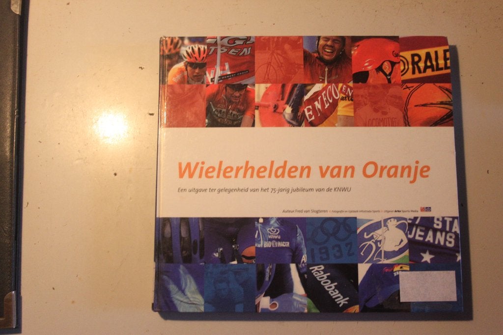 502m - boek - wielerhelden van oranje, Ophalen of Verzenden, Gelezen, Watersport en Hengelsport