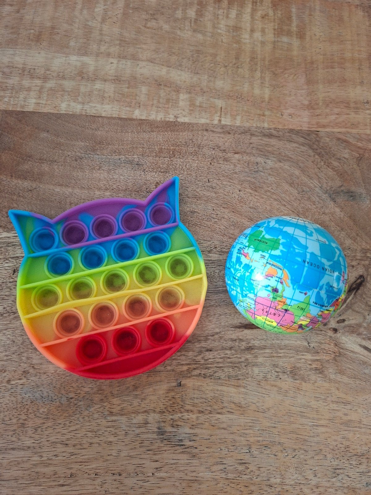 Pop-it kat en stressbal wereldbol, Ophalen, Zo goed als nieuw, Jongen of Meisje