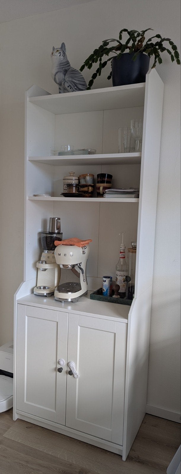 Witte HAUGA hoge kast met 2 deuren - 70x199 cm, Ophalen, Met deur(en), Modern, Scandinavisch, 50 tot 100 cm