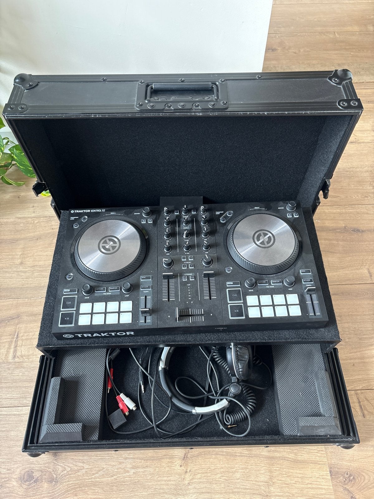 Traktor Kontrol S2 DJ Set met Flightcase en Koptelefoon, Muziek en Instrumenten, Ophalen, Zo goed als nieuw, Dj-set, Overige merken