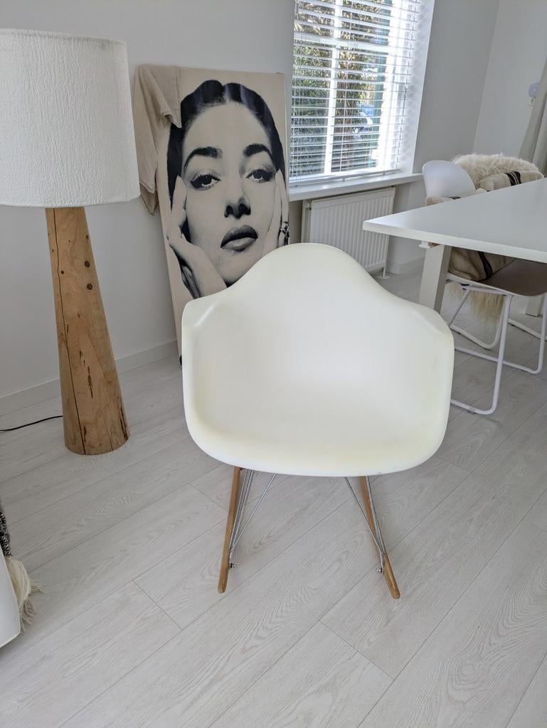 Witte schommelstoel, Ophalen, Gebruikt, Minder dan 10 m²