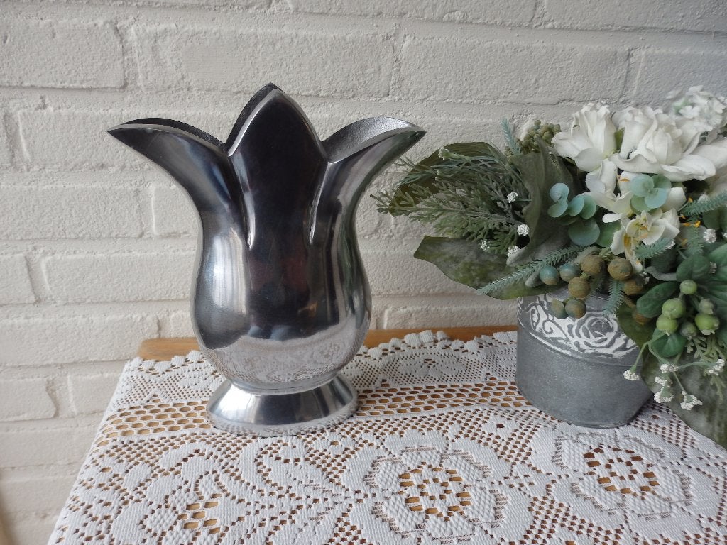 Dik Aluminium Vaas Design "Bob" Gewicht 950 gr Tulpmodel, Huis en Inrichting, Gebruikt, Overige kleuren, 25 cm, Ophalen of Verzenden