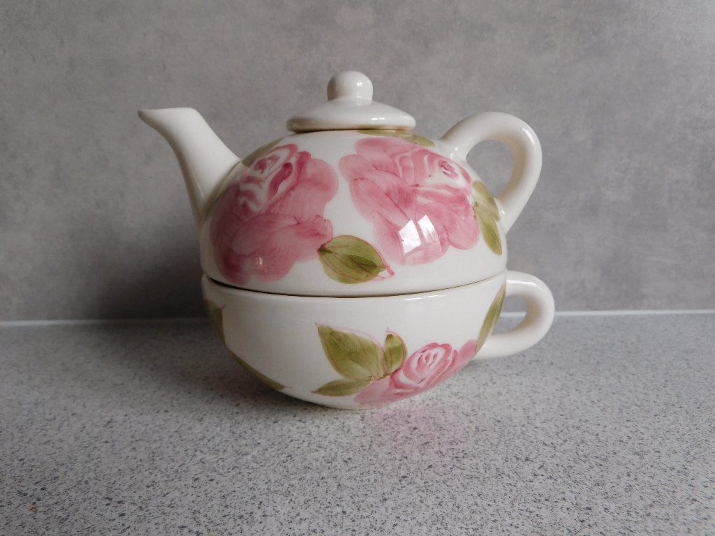 Tea for One Roses Vanilia Hungary, Huis en Inrichting, Keuken | Servies, Keramiek, Ophalen of Verzenden, Zo goed als nieuw, Overige stijlen