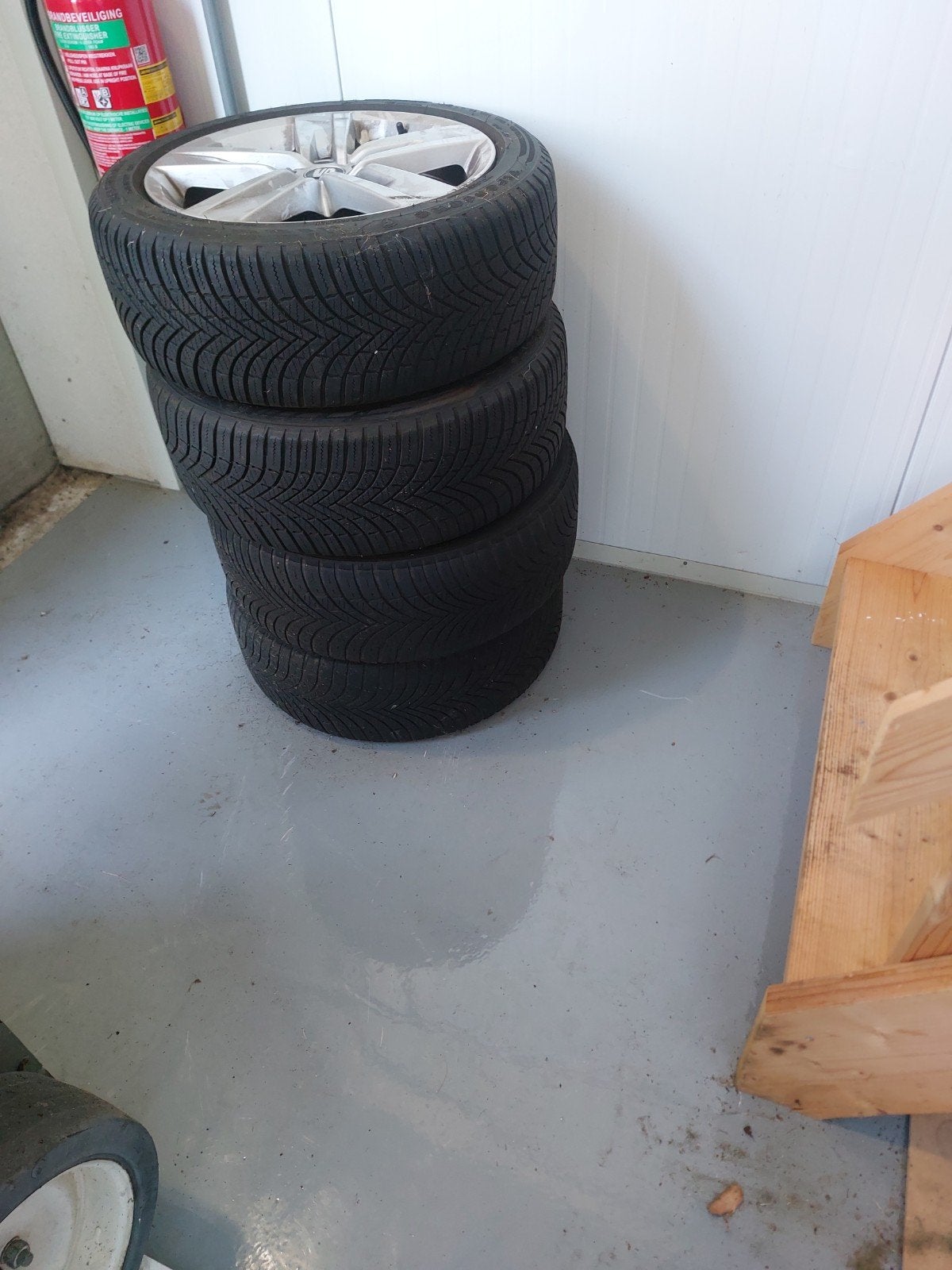 Set 17 inch velgen Seat Leon FR met nog goeie winterbanden, Gebruikt, Velg(en), 17 inch, Personenwagen