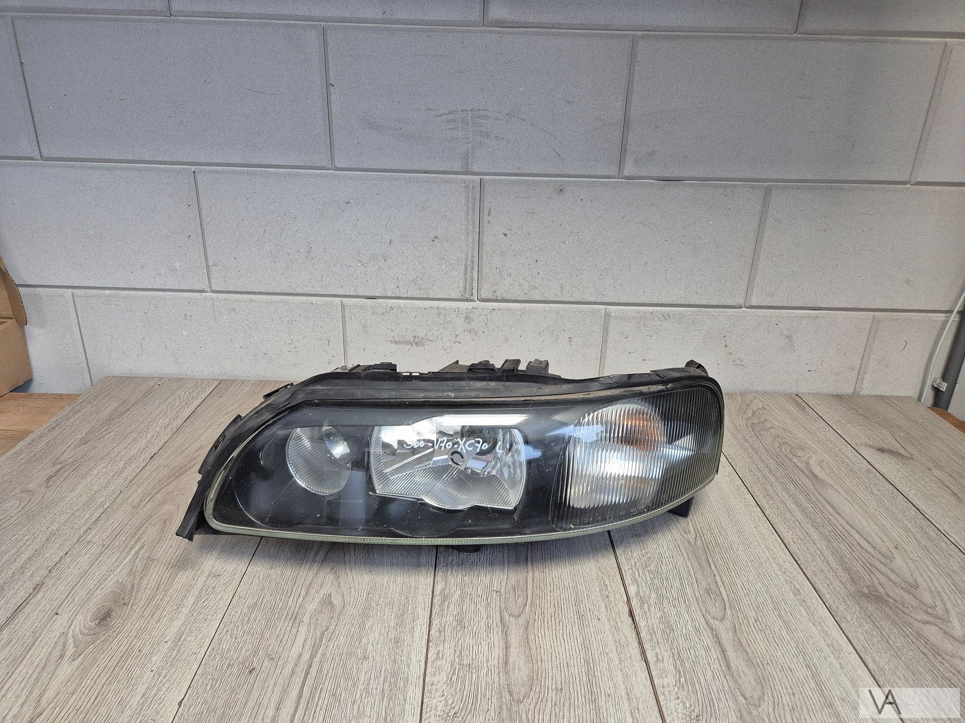 Koplamp XENON links van Volvo S60 V70 XC70 2000-2004 €150, Gebruikt, -, -, Ophalen of Verzenden
