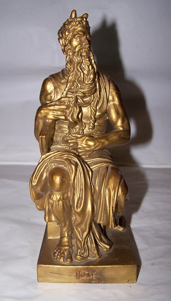 Goudkleurig beeld replica van gehoornde Mozes (Michelangelo), Ophalen of Verzenden, 20 - 50 cm, Handgemaakt, Beeld