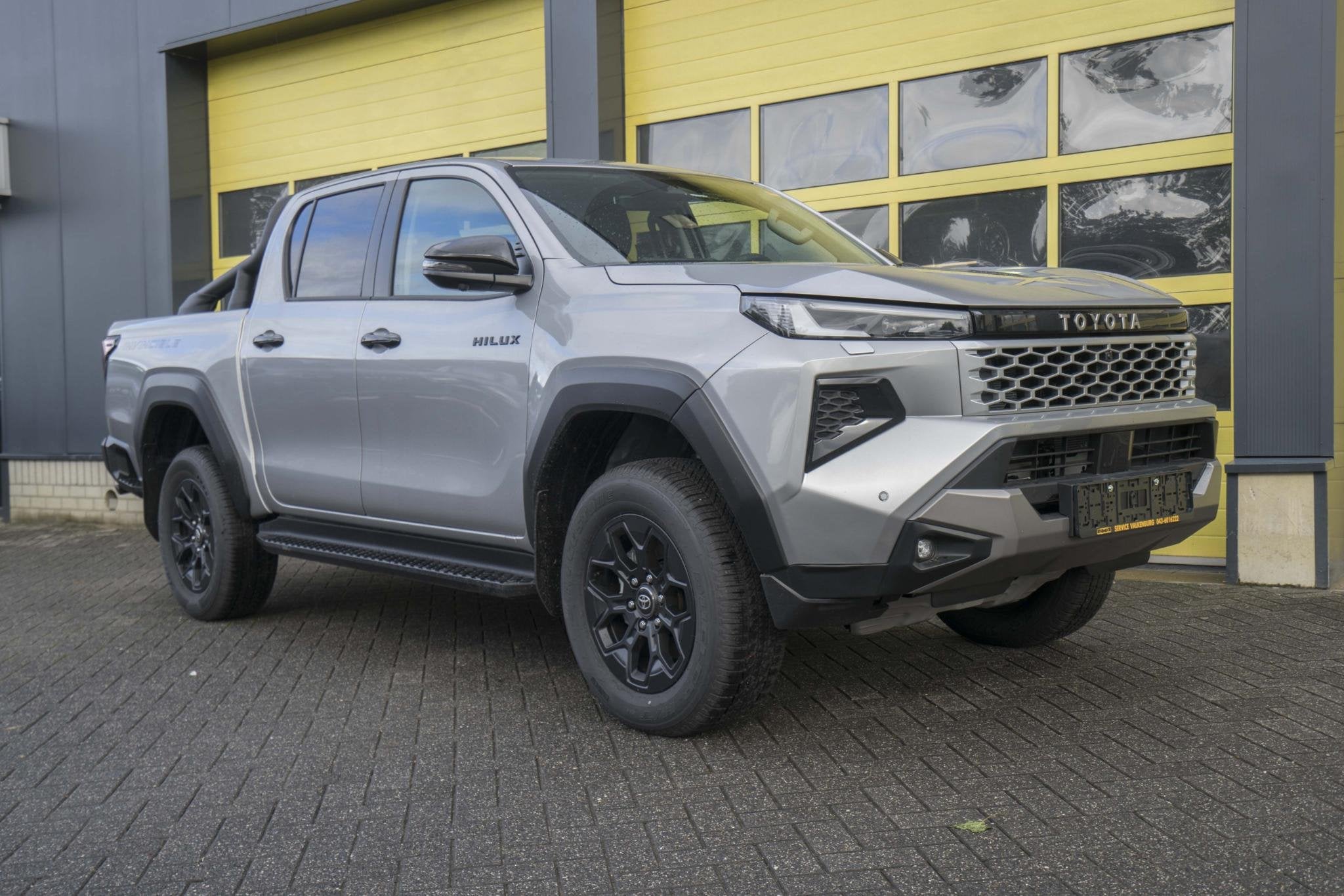 Toyota HiLux 2.8 D-4D Hybrid Invincible JBL Full Options, Auto's, Automaat, Euro 6, 4 cilinders, Diesel
