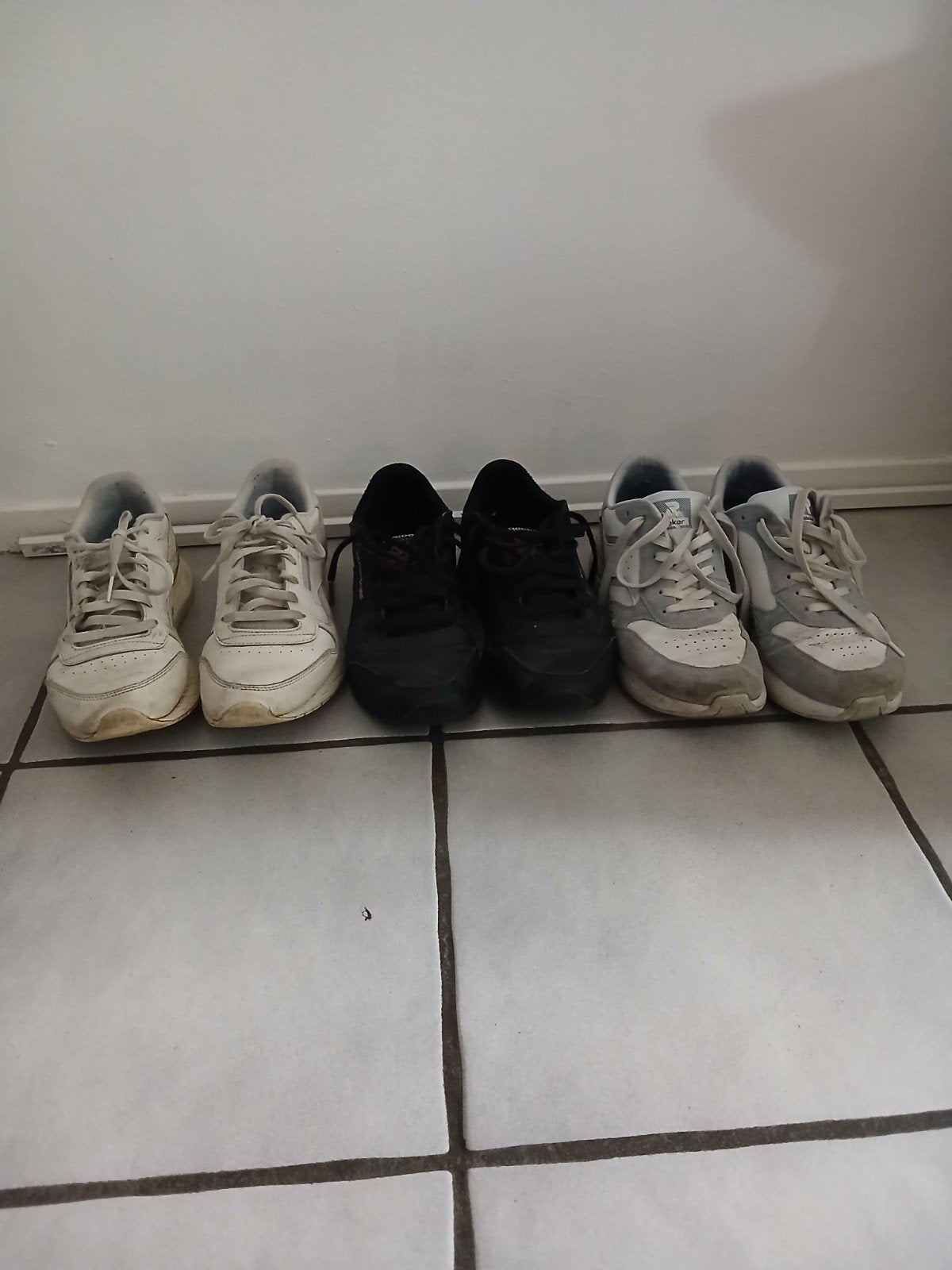 3 paar sneakers maat 40 / 41

1 paar sneaker merk Rieker

2, Gebruikt, Meisje, Sportschoenen, Reebok