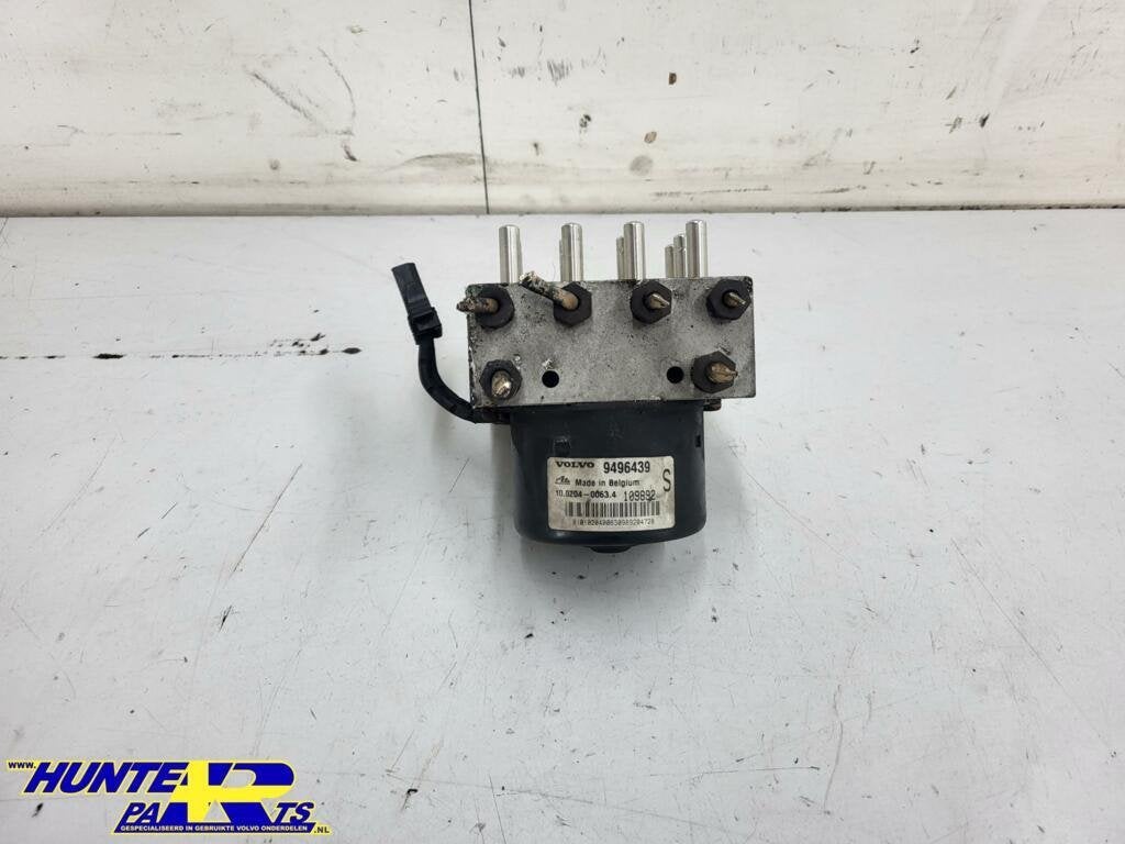 ABS pomp Volvo V70 II ('00-'08) 9496439, Gebruikt, Ophalen of Verzenden, Volvo