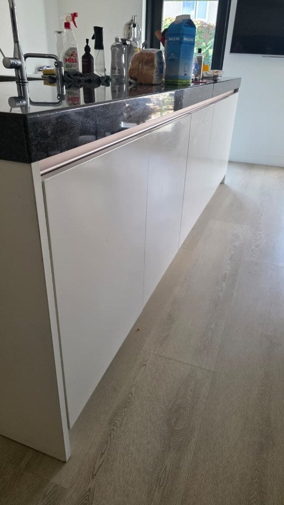 Foto 4 van KEUKEN MET KOOKEILAND, GRANIETEN WERKBLAD