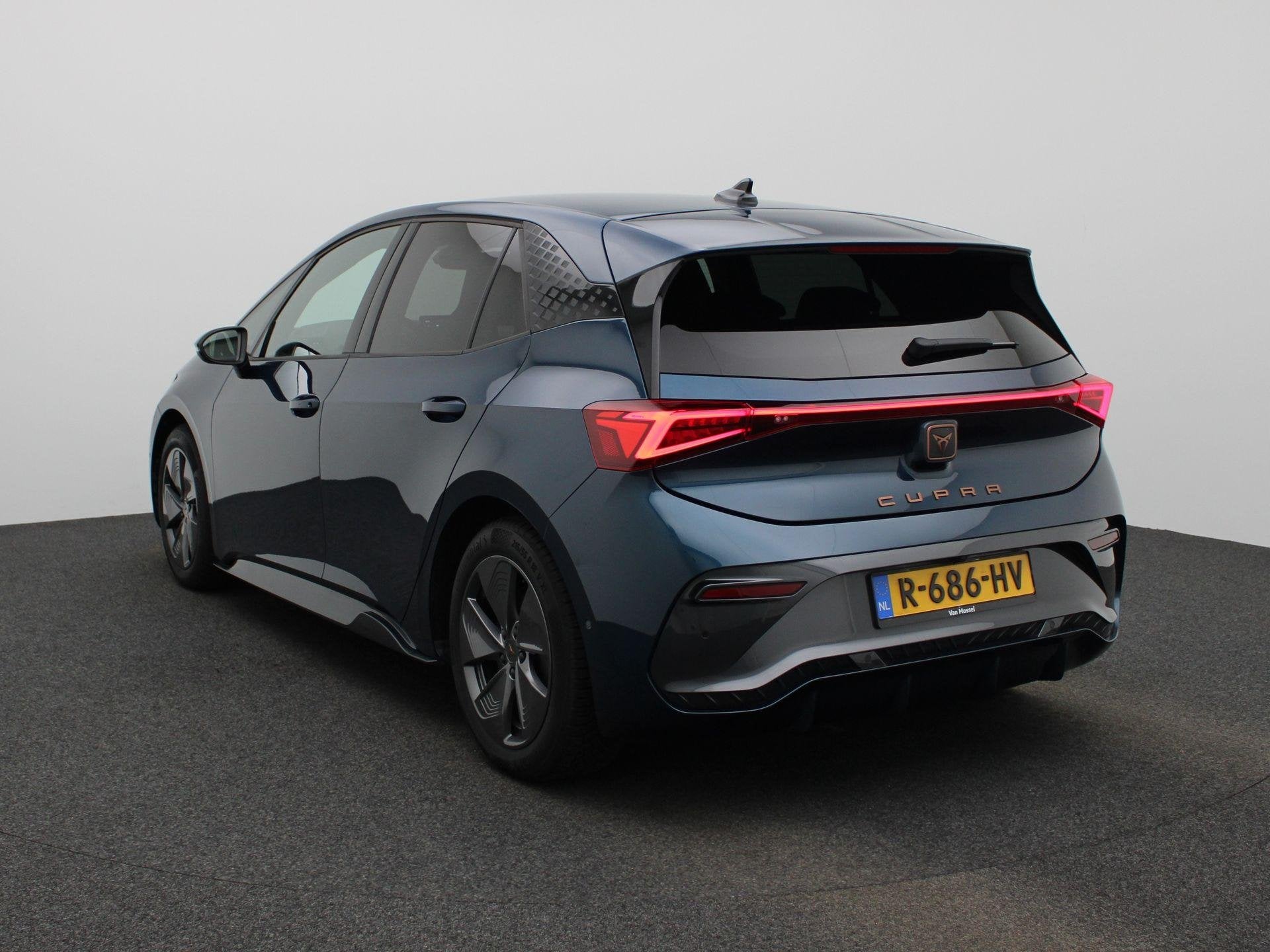 CUPRA Born Business Plus 62 kWh ACHTERUITRIJCAMERA | ADAPTIV, Auto's, 12 maanden, Gebruikt, Zwart, Origineel Nederlands