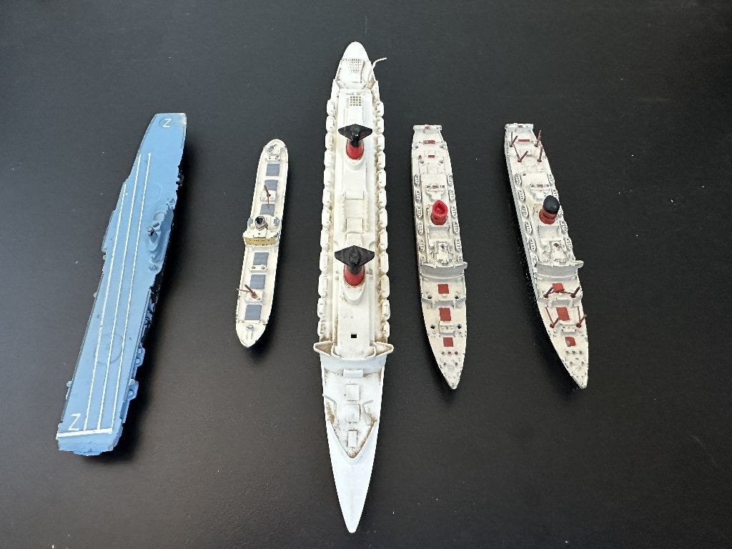Vijf (Tri-ang Minic) miniatuur boten, Hobby en Vrije tijd, Ophalen of Verzenden, Gebruikt, 1:50 tot 1:200, Overige merken