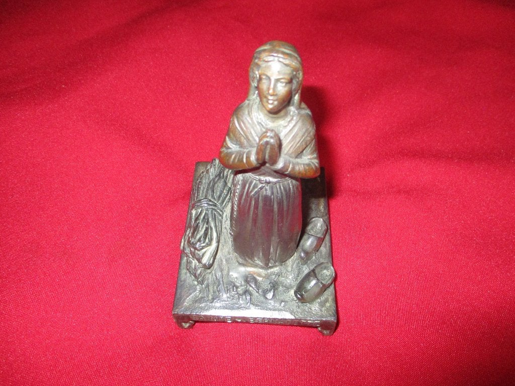 Beeldje van Bernadette hoog 12 cm ., Antiek en Kunst, Ophalen of Verzenden