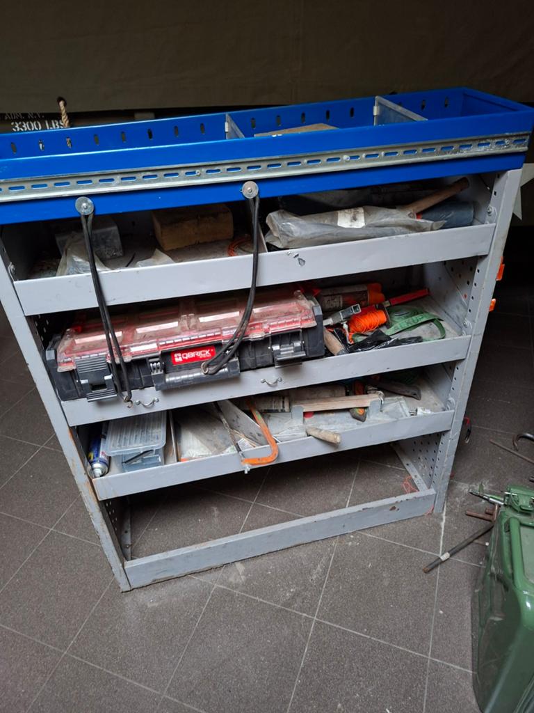 Stevige stelling voor in, Ophalen