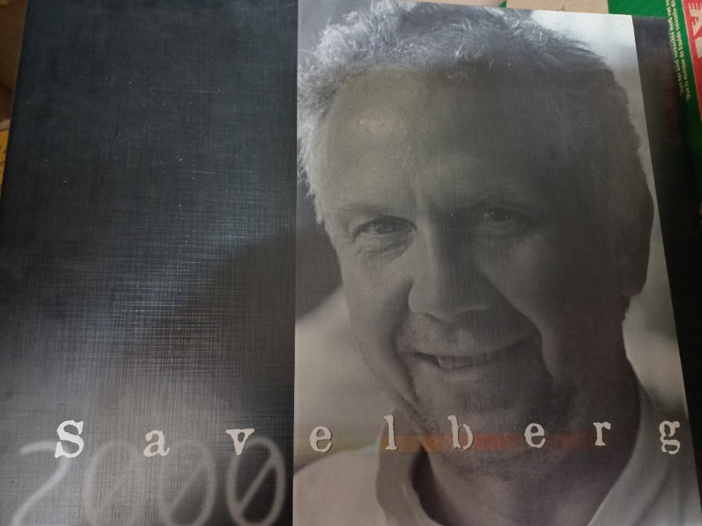 Savelberg 2000 hardcover gesigneerd., Boeken, Savelberg, Nederland en België, Ophalen, Gelezen