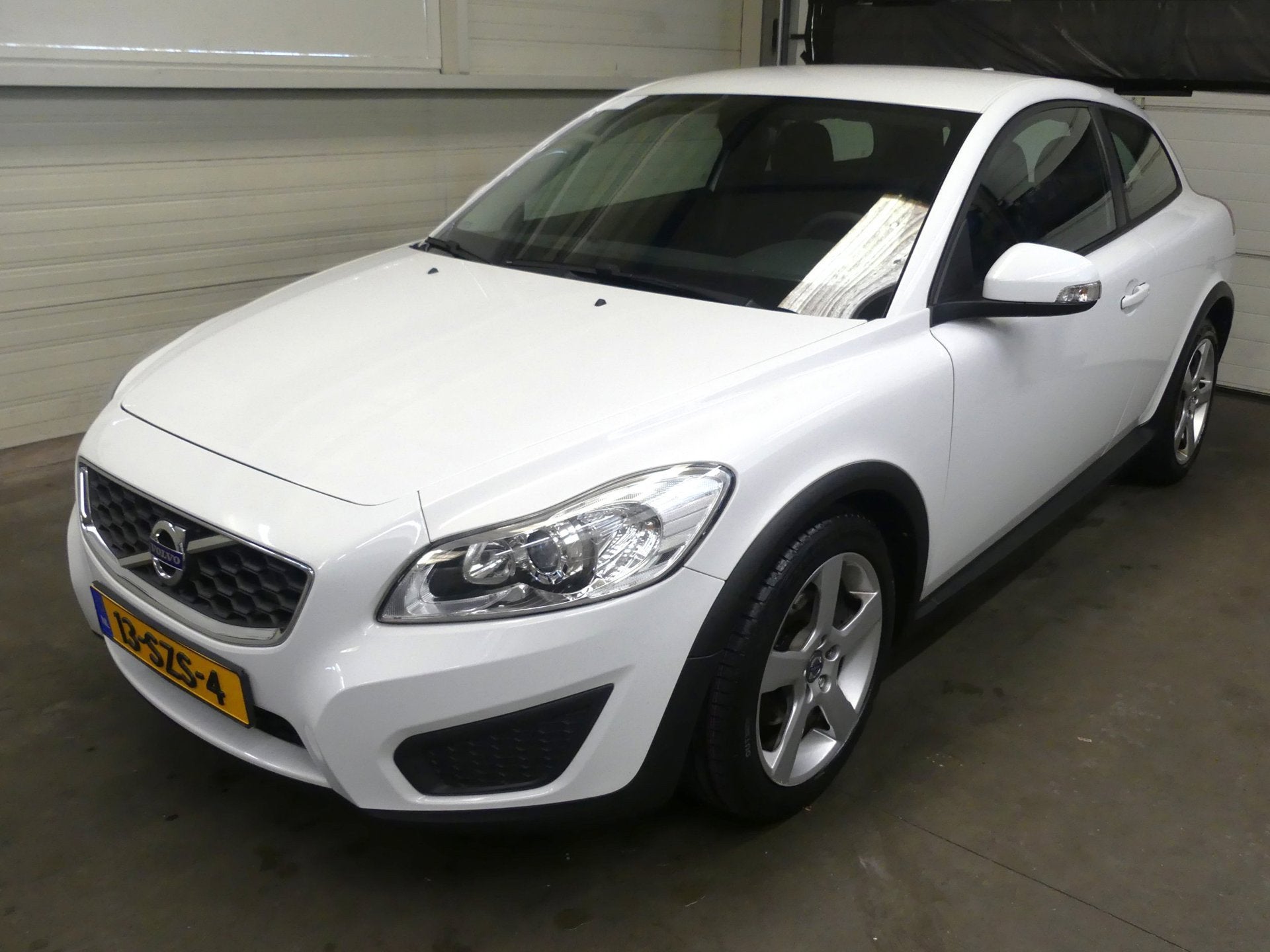 Volvo C30 2.0 Advantage - Cruise Control - 1e Eigenaar, Auto's, Volvo, Stof, Gebruikt, Zwart, 4 stoelen
