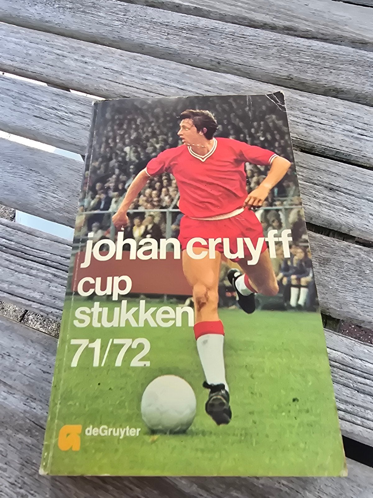 Johan Cruyff Cup Stukken 71/72 - Voetbalboek, Ophalen of Verzenden, Gelezen, Johan Cruyff, Balsport