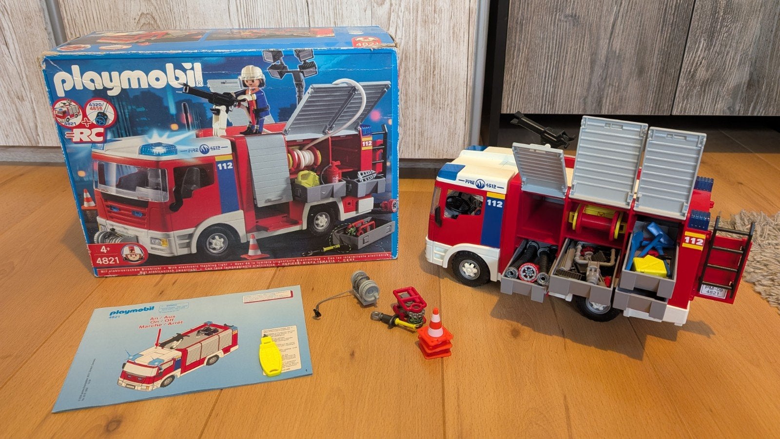 Playmobil 4821 Brandweerwagen met doos en instructies, Complete set, Voertuig, Ophalen of Verzenden, Zo goed als nieuw