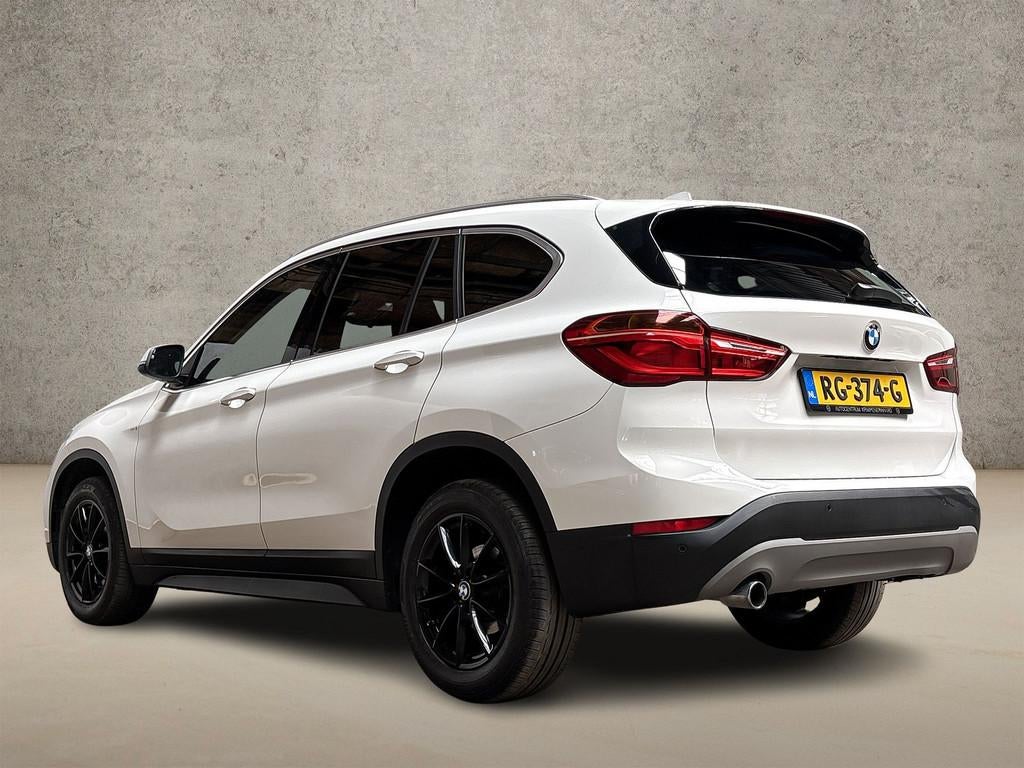 BMW X1 sDrive18i Sport 141Pk Automaat (NAVIGATIE, CLIMATE, P, Stof, Gebruikt, Wit, Origineel Nederlands