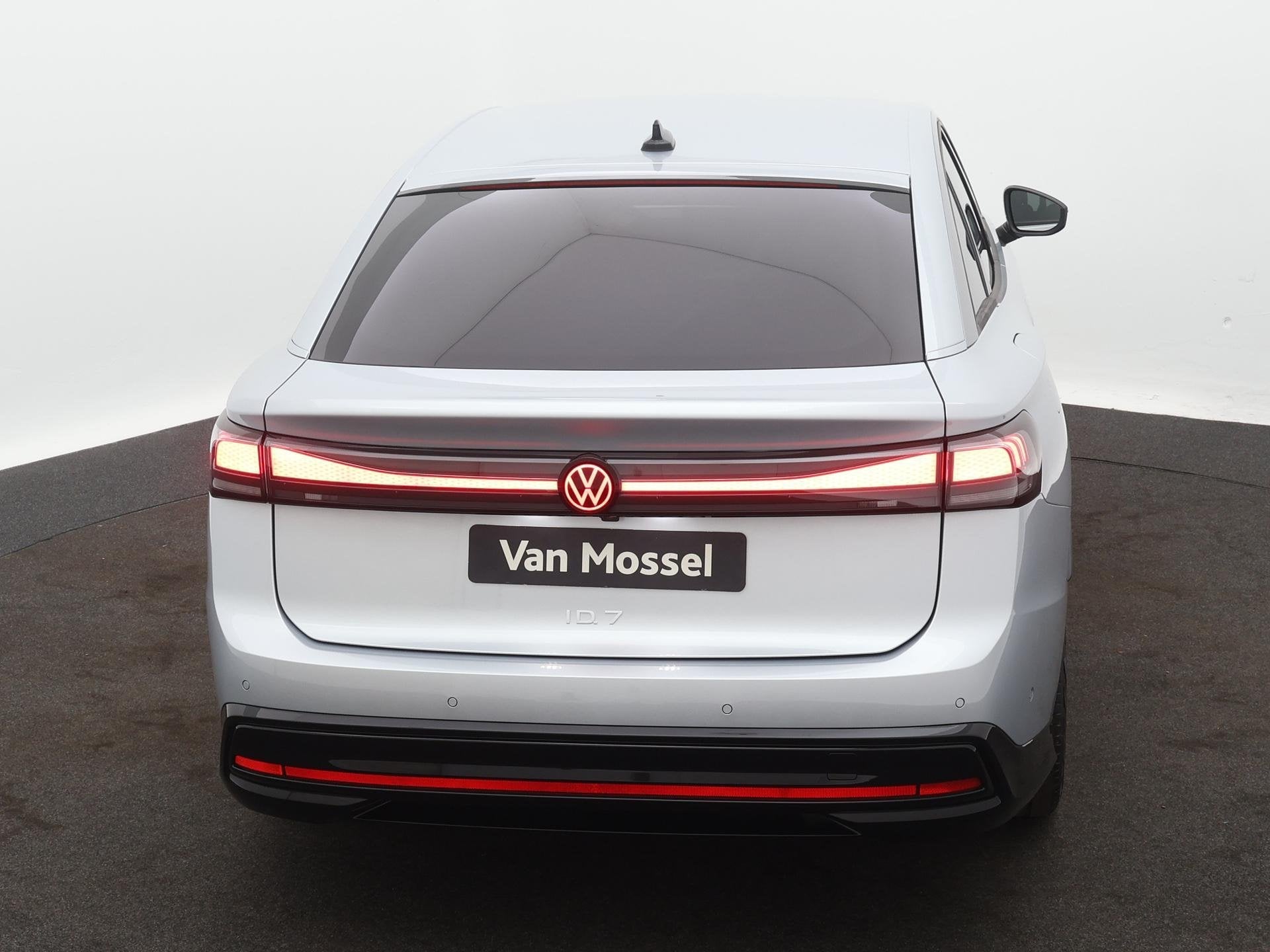 Volkswagen ID.7 Pro Business 77 kWh 286PK | Automaat | Navig, Auto's, Automaat, 12 maanden, Achterwielaandrijving, Gebruikt