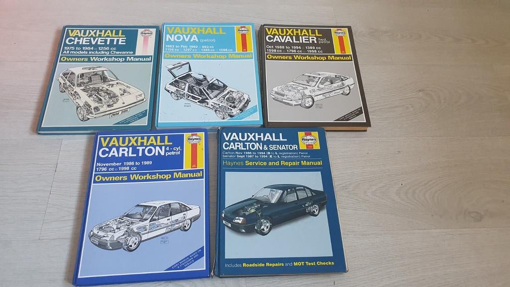 9x Opel en Vauxhall instructieboeken, Auto diversen, Handleidingen en Instructieboekjes, Ophalen of Verzenden