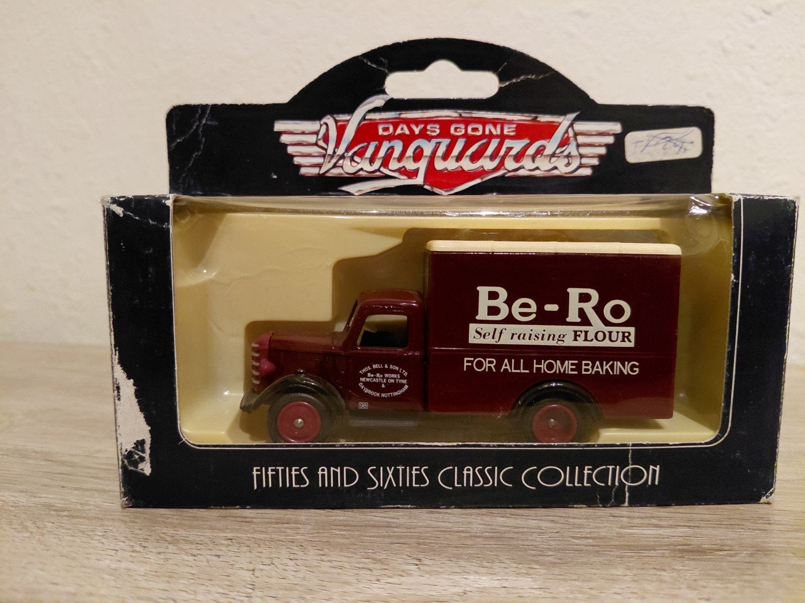 'Be-Ro flour' 1950 Bedford 30 CWT Truck, Overige merken, Verzenden, Groter dan 1:32, Zo goed als nieuw