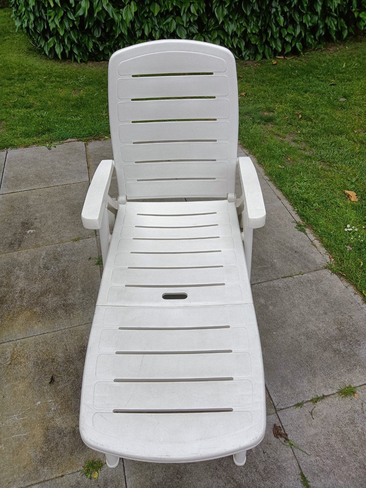 Ligbed wit Flair, Tuin en Terras, Ligbedden, Ophalen, Gebruikt, Kunststof