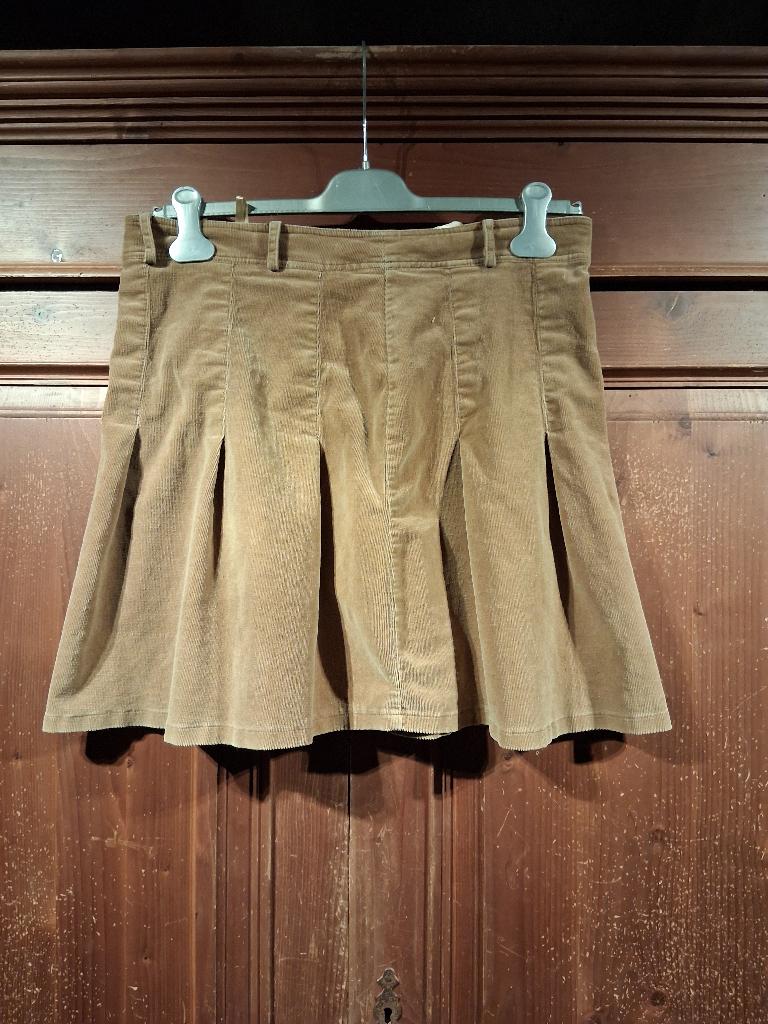 caramel kleurige corduroy rok 40, Kleding | Dames, Rokken, Maat 38/40 (M), Overige kleuren, Ophalen of Verzenden, Zo goed als nieuw