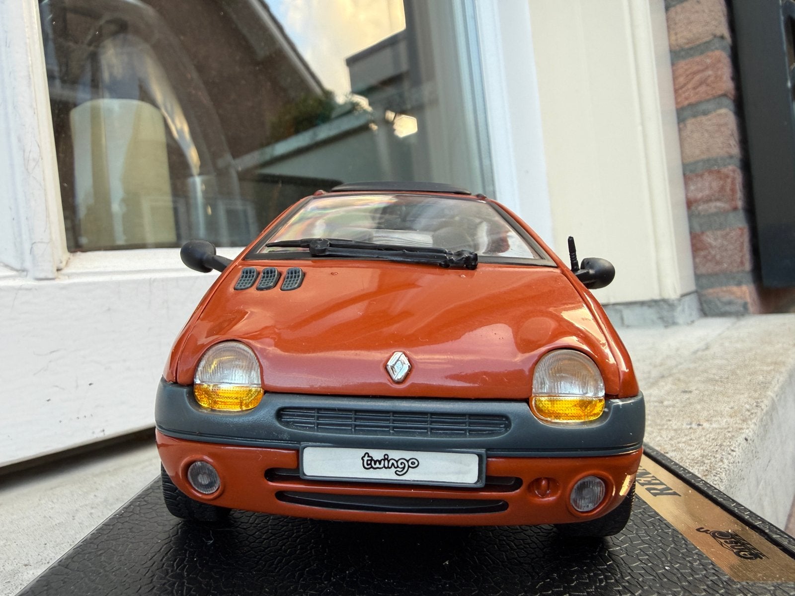 1:18 Renault Twingo oranje 1992 Anson Art. 30341, Unit 1308, Lippo Sun Plaza, 28 Canton Rd, Tsim Sha Tsui, Kowloon, Honk Kong