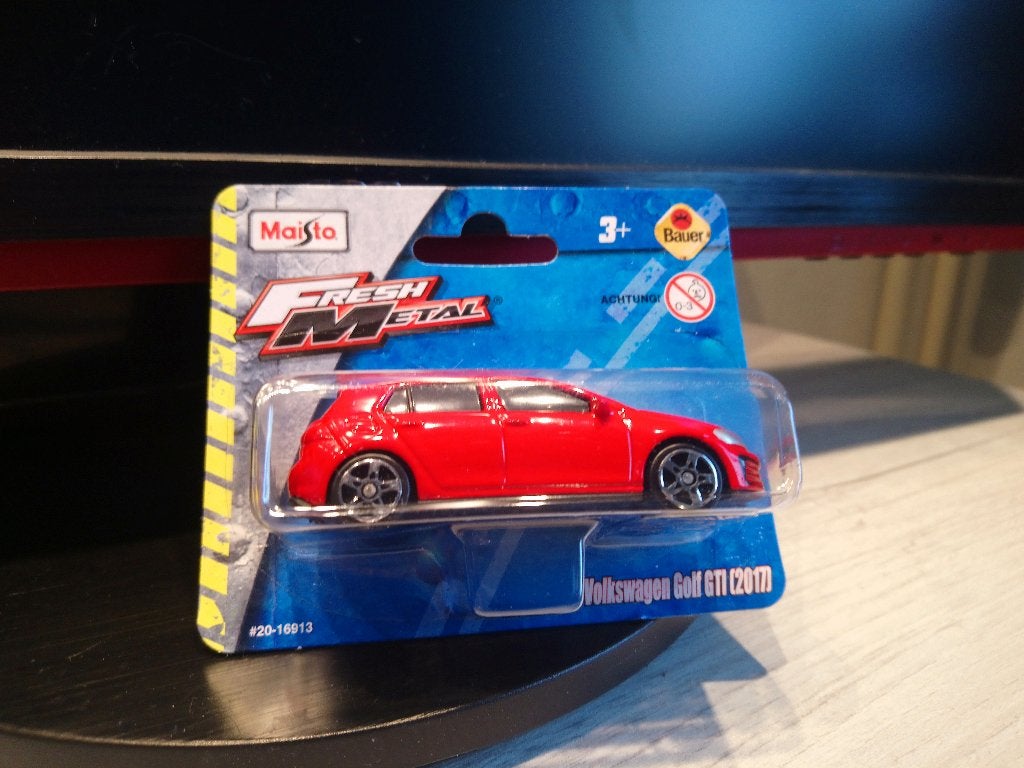 Maisto Fresh Metal Volkswagen Golf GTI MK7 (2017) Red 1/64, Hobby en Vrije tijd, Modelauto's | Overige schalen, Ophalen of Verzenden