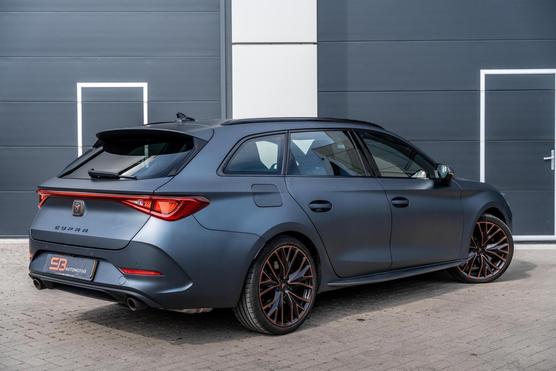 CUPRA Leon Sportstourer 2.0 TSI 245PK Camera|Sfeer|BOMVOL!, Auto's, 4 cilinders, Leon, Leder en Stof, Automatische klimaatregeling