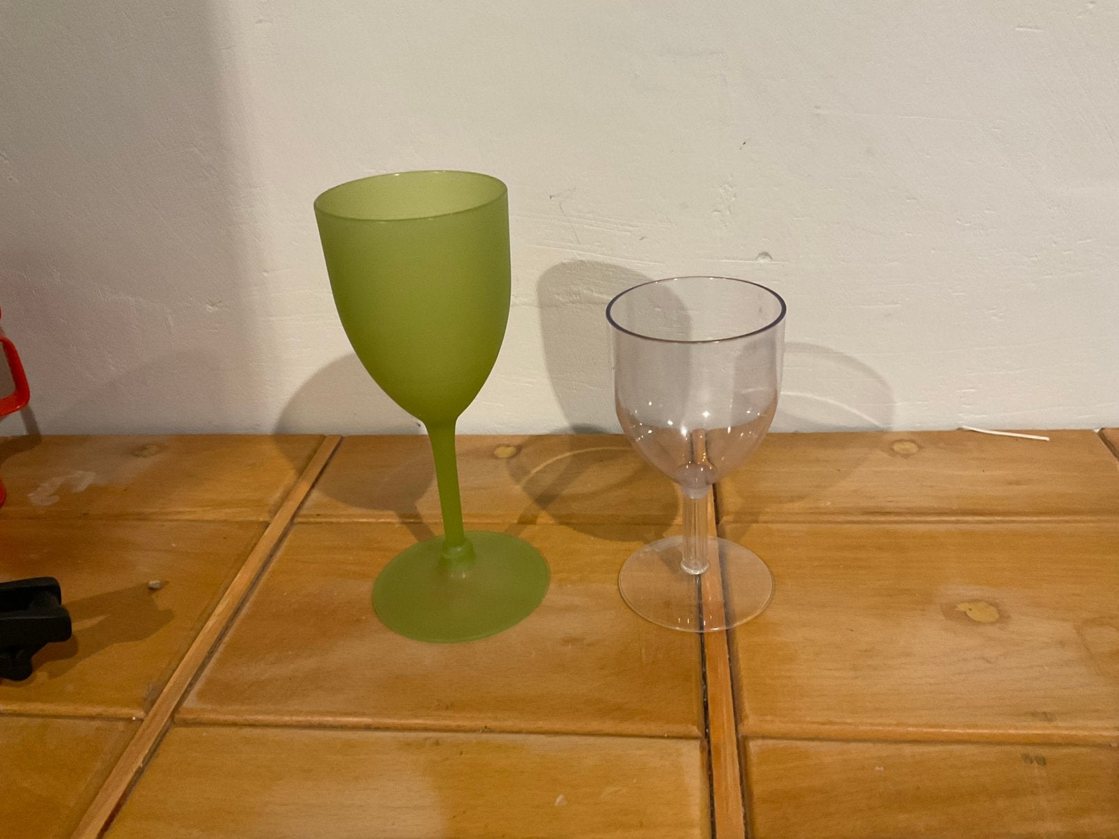 Plastic glazen,  wijn., Ophalen, Zo goed als nieuw