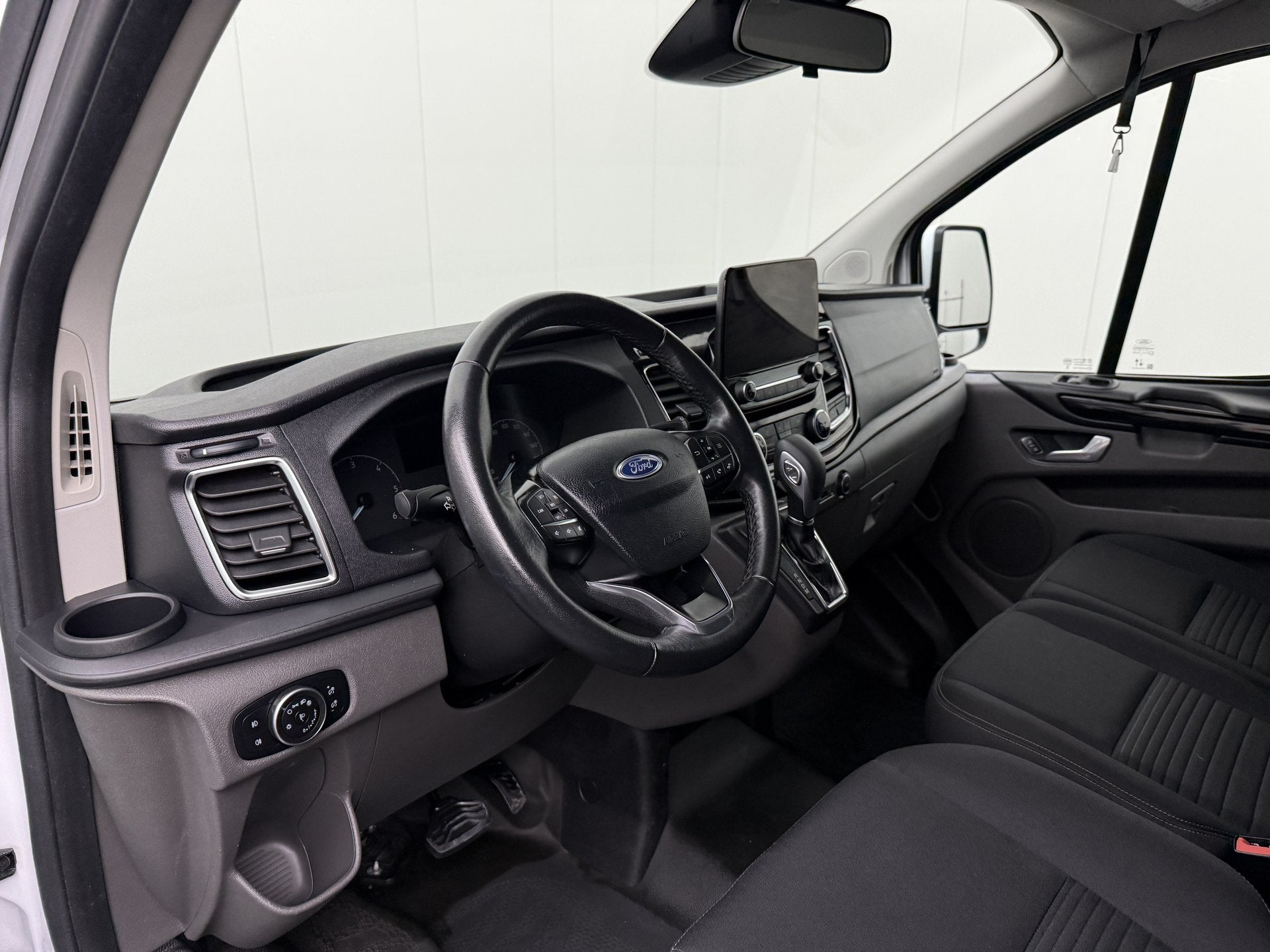 Ford Transit Custom 2.0TDCI 130PK Automaat Limited | Trekhaa, Auto's, Stof, 4 cilinders, 2037 kg, Wit